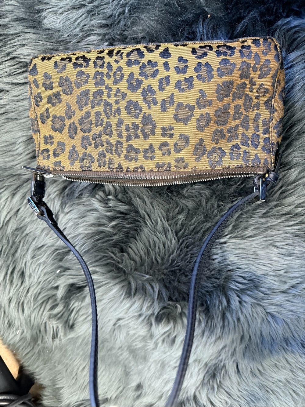 FENDI Leopard Print BAGUETTE Bag - Picture 2 of 10